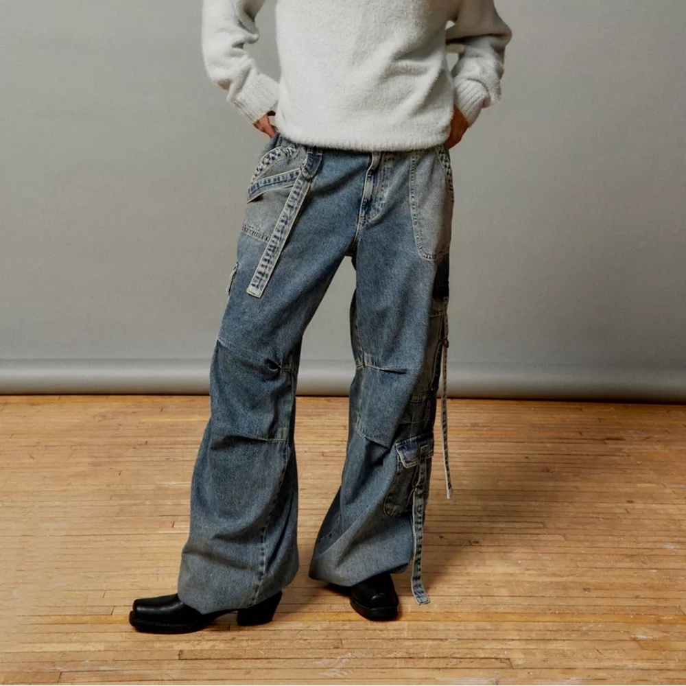BDG Strappy Women’s Cargo Jeans NWT